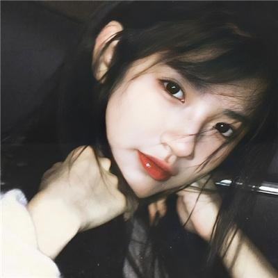 她比月光更耀眼